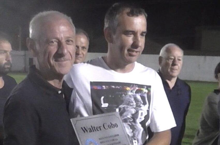  Walter cobo y un merecido homenaje al máximo goleador de la historia