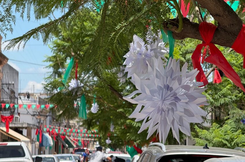  El centro se transforma para la gran noche de compras navideñas