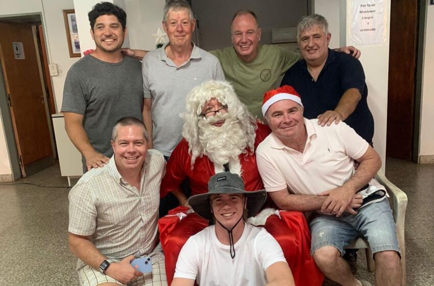  Papá Noel llegó volando al Aeroclub
