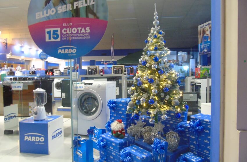  Areco se viste de Navidad con sus tradicionales vidrieras decoradas