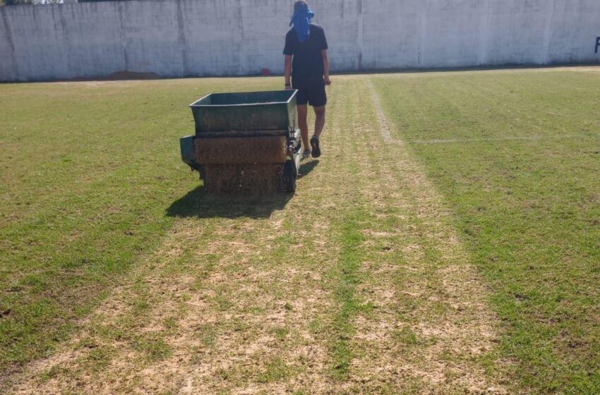 Trabajos de mantenimiento para mejorar la cancha Fitte