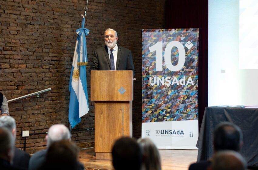  Ainchil reasumió en la UNSAdA con fuerte respaldo de las principales universidades