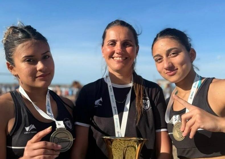  Jovenes arequeras convocadas al seleccionado bonaerense de beach voley