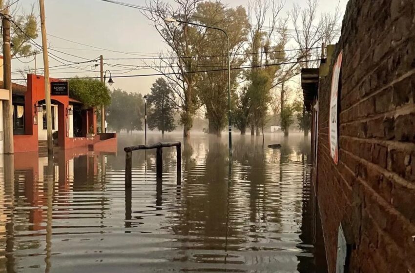  Sin respuestas en el municipio, ahora los inundados quieren llegar a Nación