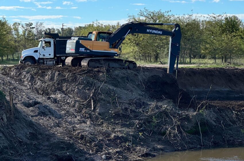 Avanza la obra de ensanche y limpieza del río Areco